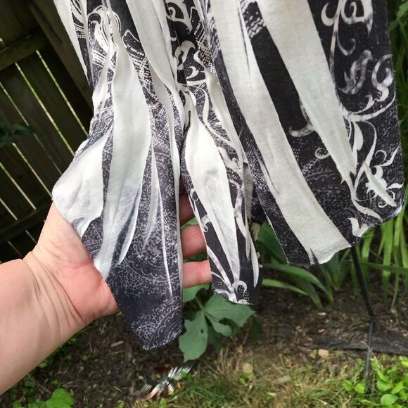 Black and White Handkerchief like Tunic - Picture 8 of 11